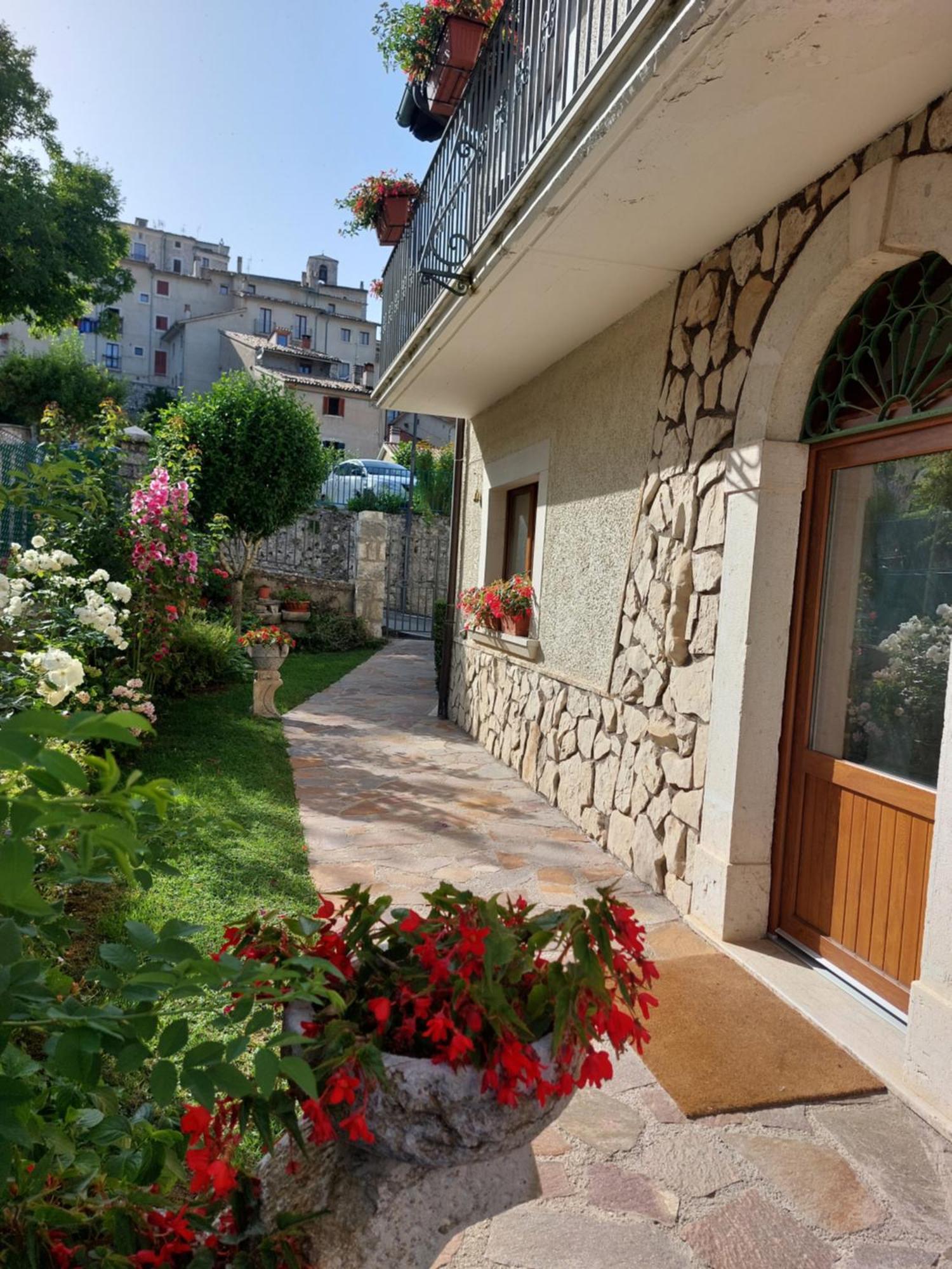 A Due Passi Dai Lupi Villa Civitella Alfedena Exteriör bild