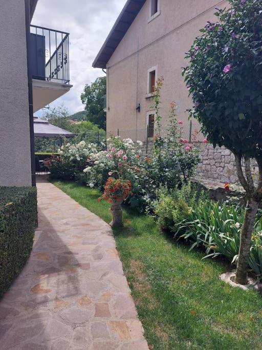 A Due Passi Dai Lupi Villa Civitella Alfedena Exteriör bild