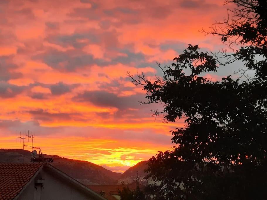 A Due Passi Dai Lupi Villa Civitella Alfedena Exteriör bild