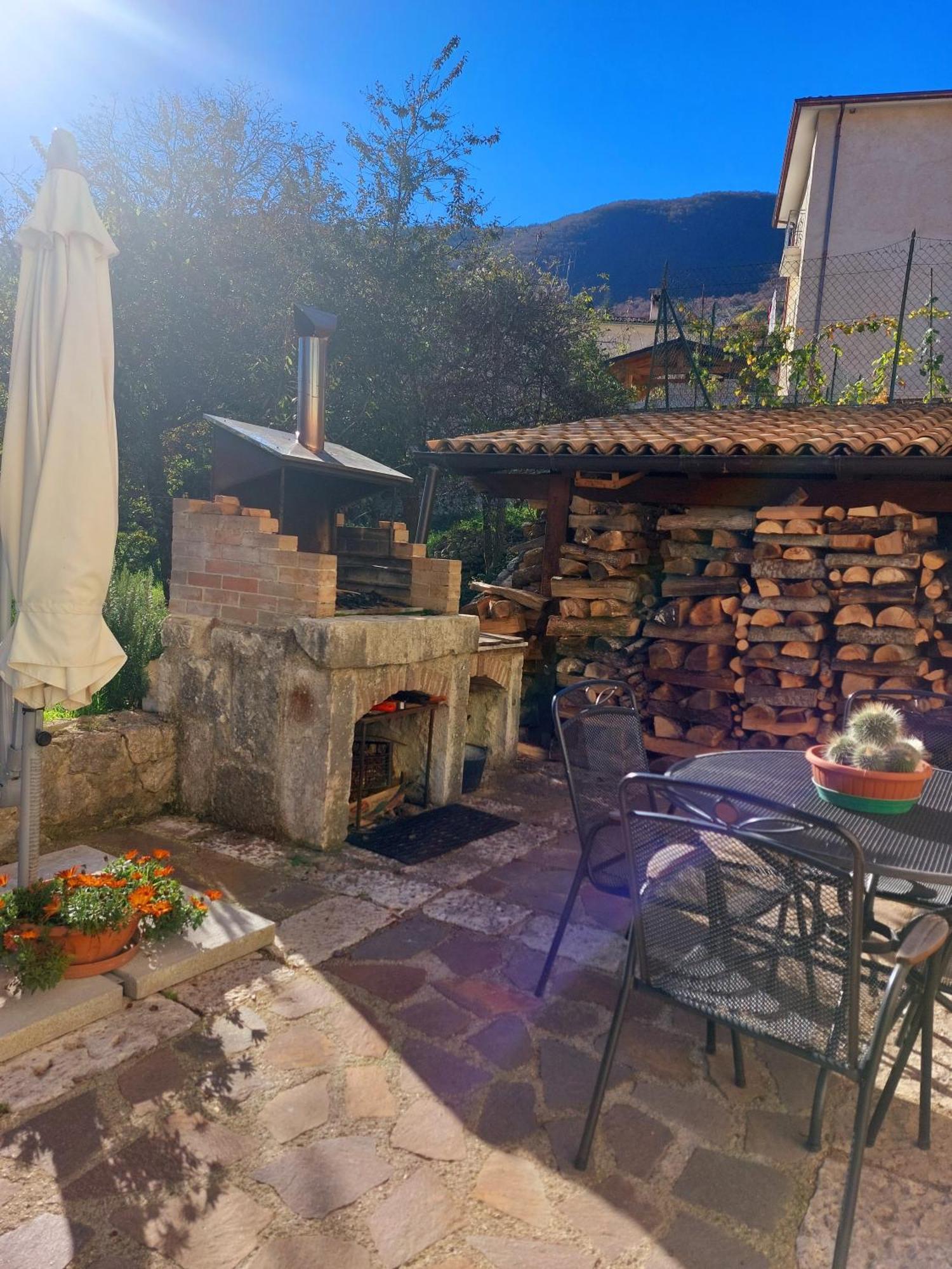 A Due Passi Dai Lupi Villa Civitella Alfedena Exteriör bild